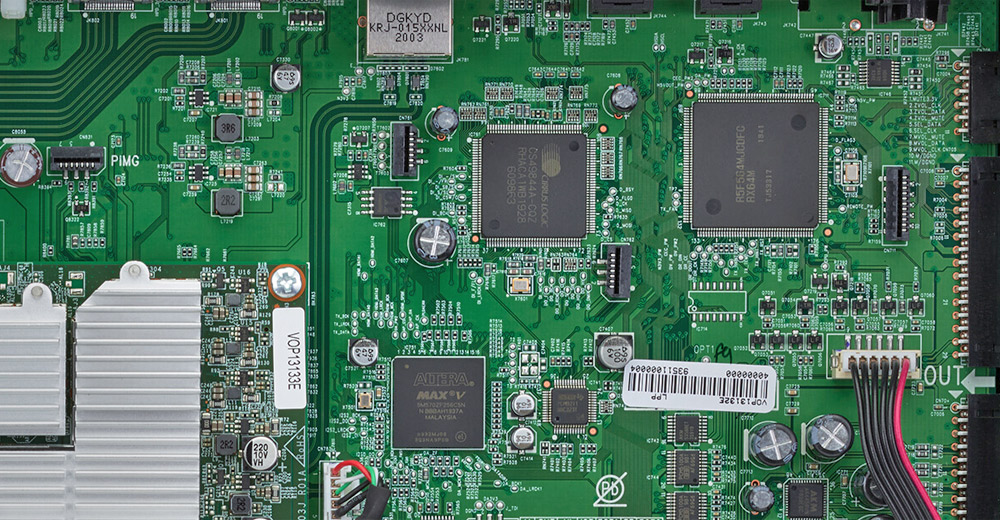 Denon AVR-X2700H có chip DSP cho công suất xử lý cực lớn với bốn lõi DSP 300 MHz.